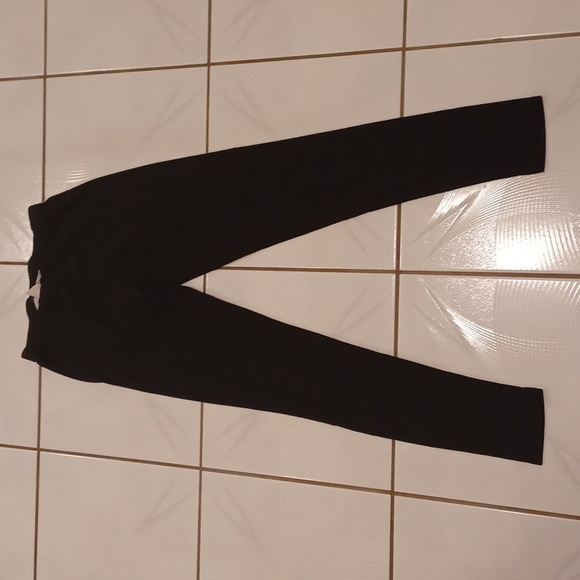 $4 Add-on Black Leggings - Size Medium - Picture 2 of 4
